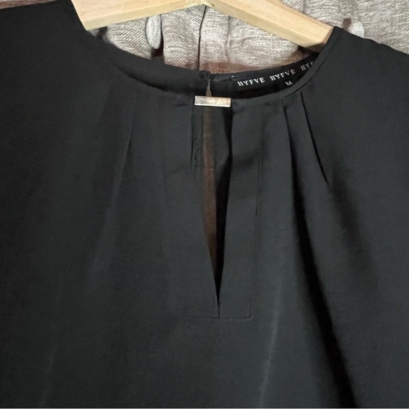NWT Hyfve Black Long Sleeve Ruffle Back Tunic Blouse Size Medium - Picture 9 of 16